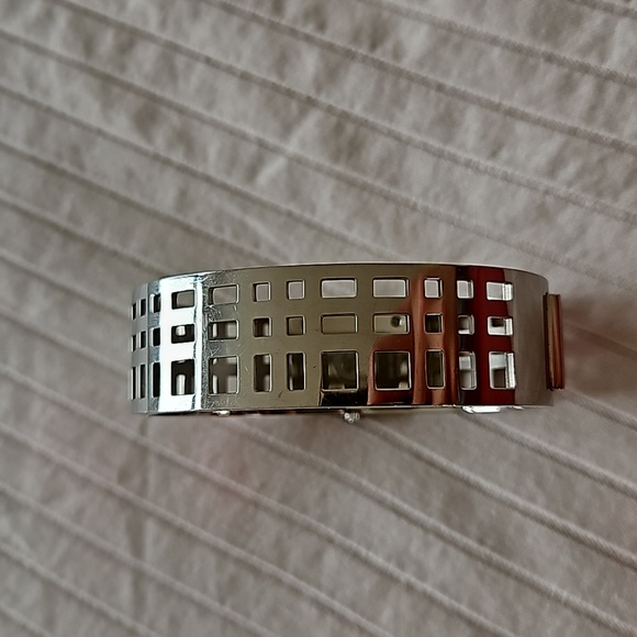 Burberry stainless steel watch - Picture 3 of 4